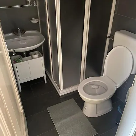 Bellevue Apartment *