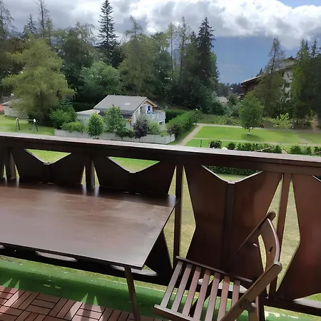 Bellevue Apartment *